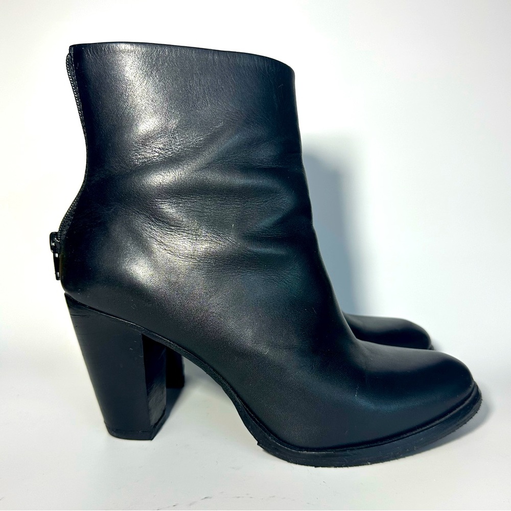 Rachel Comey Black Leather Heeled Ankle Boots - Chic 3-1/4" Stacked Heel